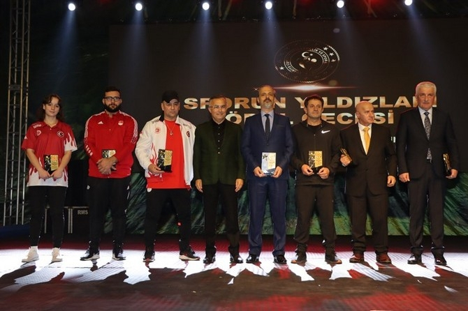 Rize'de Sporun Yıldızları Ödül Töreni Düzenlendi