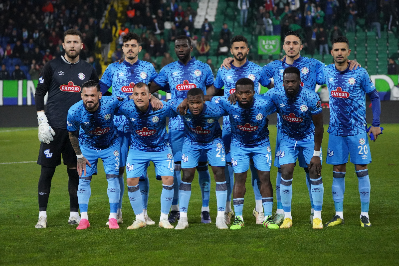 Çaykur Rizespor Denizlispor'u Geçti