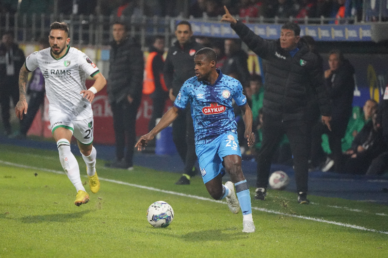 Çaykur Rizespor Denizlispor'u Geçti