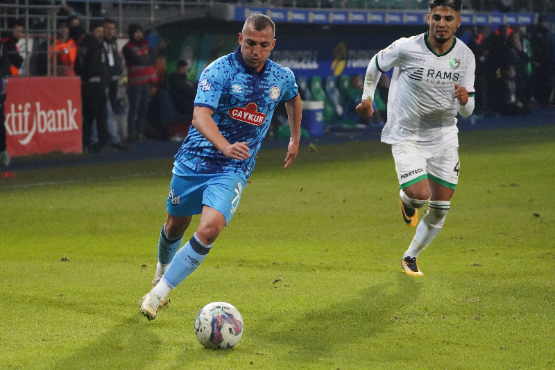 Çaykur Rizespor Denizlispor'u Geçti