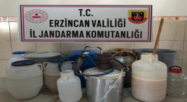 Erzincan’da 205 litre kaçak alkol ele geçirildi