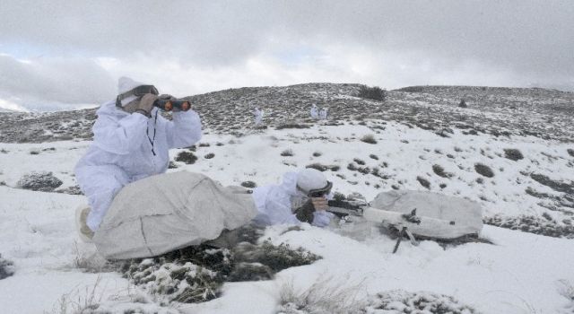 PÖH'ler Doğu Karadeniz'in Karla Kaplı Dağlarında Vatan Nöbetinde