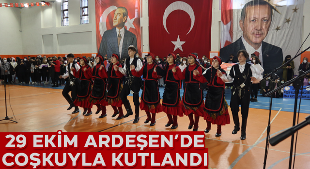 Ardeşen'de 29 Ekim Kutlamaları Yapıldı.