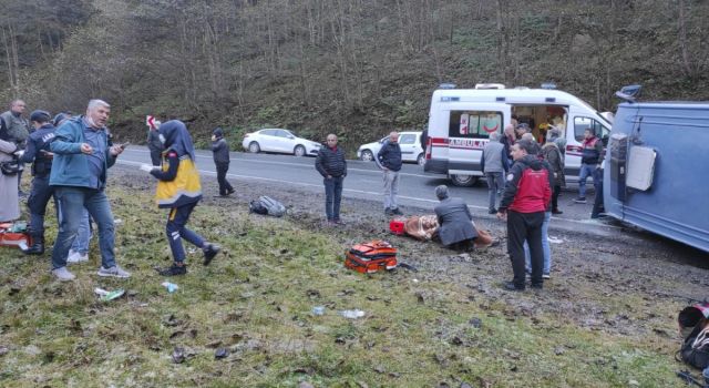 Rize'de devrilen cezaevi nakil otobüsündeki 6 kişi yaralandı