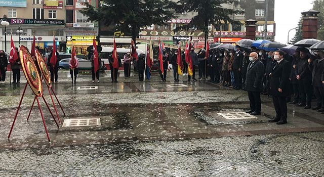 Ardeşen’de Yağmur Altında 10 Kasım Anma Etkinliği