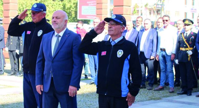 Cumhuriyet Bayramı Etkinliği Nedeniyle Ardeşen’de Çelenk Sunma Töreni Düzenlendi