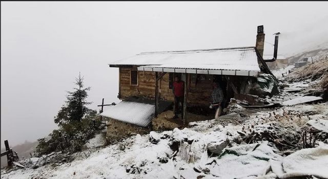 Rize'nin yüksek kesimleri beyaza büründü