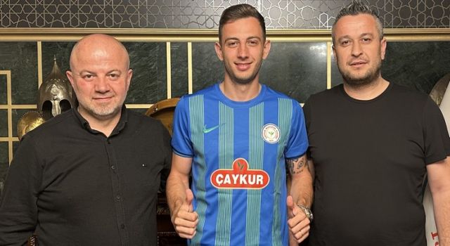 Çaykur Rizespor Yunan Futbolcuyu Transfer Etti