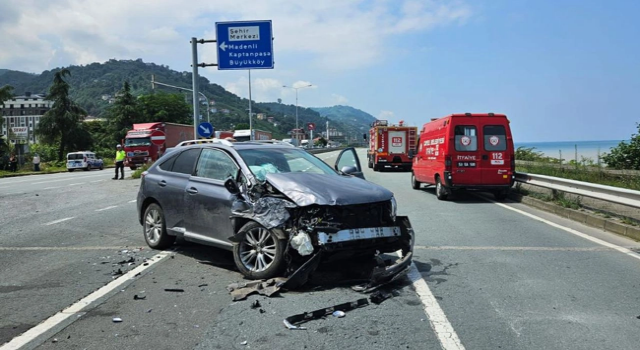 Çayeli şehir girişinde trafik kazası