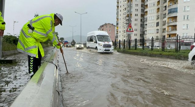 Meteoroloji'den Doğu Karadeniz'e Kuvvetli Yağış Uyarısı!