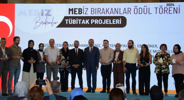 MEBİZ İz Bırakanlar ve Tercihim Rize Ödül Töreni Gerçekleştirildi