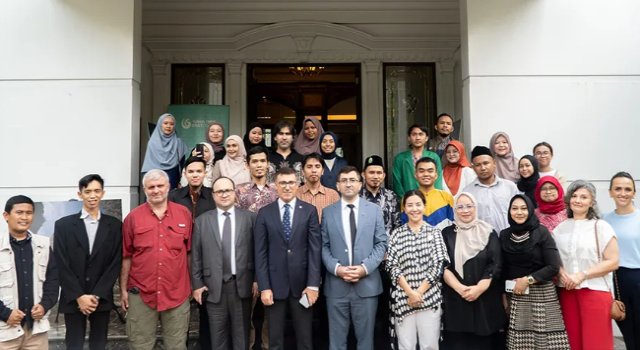 Resul Çelik'in "Gizem Dolu Anadolu" Sergisi Jakarta'da Büyük İlgi Gördü