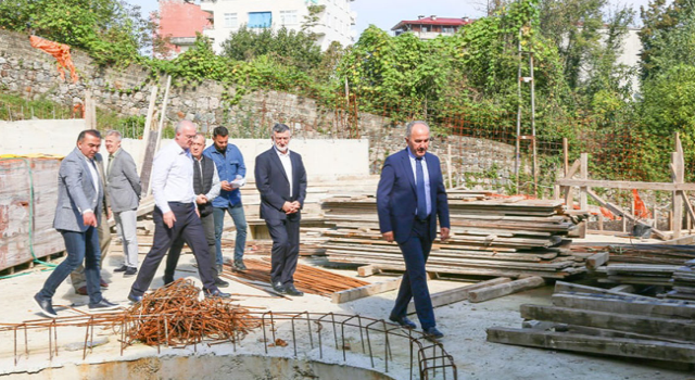 Rize Belediye Başkanı Metin, Kültür Çarşısı Projesi inşaat alanında incelemede bulundu