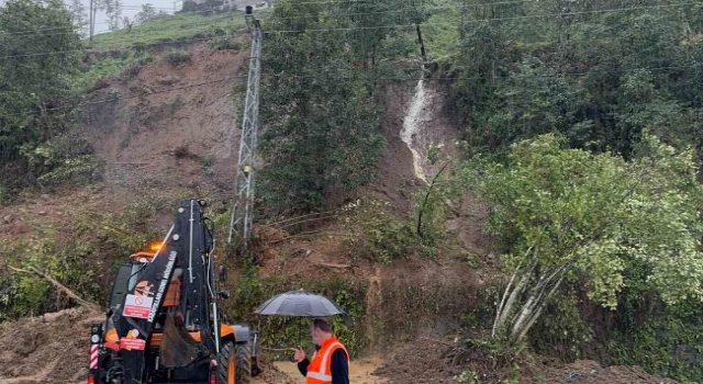 Rize'de şiddetli yağışlar Pazar ilçesinde de heyelanlara neden oldu