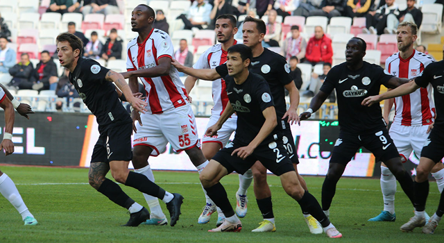 Çaykur Rizespor Öne Geçtiği Maçta Sivas'a 2-1 Kaybetti