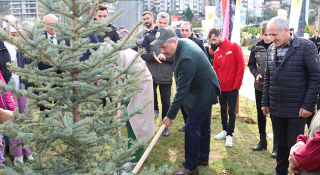 “Geleceğe Nefes, İnsanlığa Nefes” Sloganı ile Rize’de Fidan Dikme Etkinliği Gerçekleşti