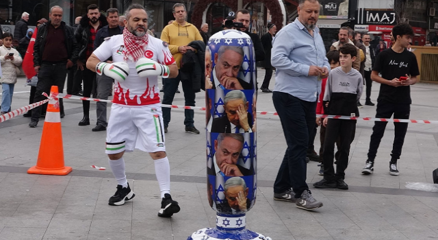 Öğretim Görevlisi Sağlam'dan Rize'de ilginç İsrail protestosu: Netenyahu Rize'de nakavt oldu