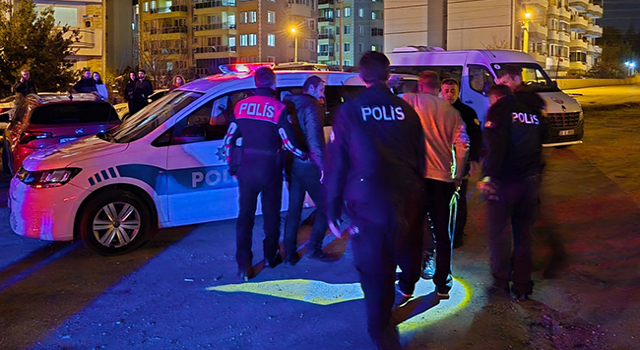 Polise mukavemet gösteren 2 TIR şoförüne gözaltı