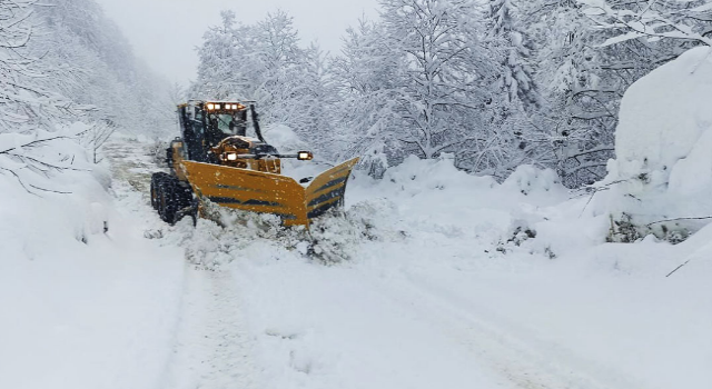 Rize’de Kar Yağışı Nedeniyle 67 Köy Yolu Kapandı