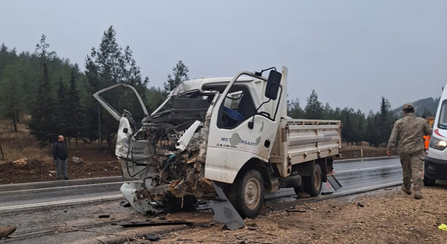 Gaziantep’te iki kamyonet çarpıştı: 1 ölü, 1 yaralı