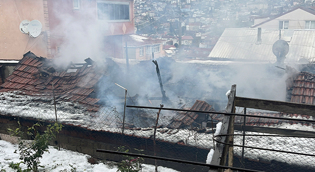 Gecekonduda yangın; 3 çocuk yaralandı, anne ve babaları dumandan etkilendi