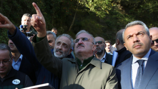 İçişleri Bakan Yardımcısı Karaloğlu, Rize'de heyelan yaşanan köyde inceleme yaptı