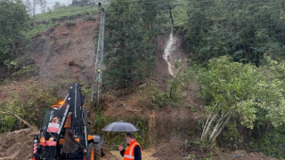 Rize'de şiddetli yağışlar Pazar ilçesinde de heyelanlara neden oldu