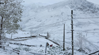 Rize'nin yüksek kesimli yaylalarında kar yağışı etkili oluyor