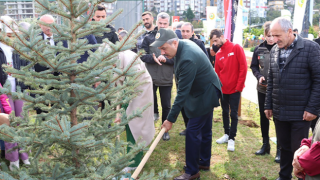 “Geleceğe Nefes, İnsanlığa Nefes” Sloganı ile Rize’de Fidan Dikme Etkinliği Gerçekleşti