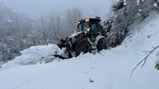 Karadeniz'de kar esareti; 715 köy ve mahalle yolu kapandı, okullar tatil