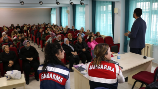 Rize İl Jandarma Komutanlığı’ndan Uyuşturucu ve Zararlı Alışkanlıklarla Mücadele Eğitimleri