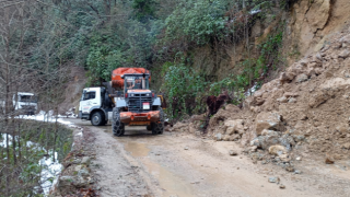 Rize'nin Çamlıhemşin ilçesine Bağlı Topluca Köyünde Heyelan