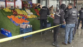 Rize'de anne, oğlunu darbettiğini öne sürdüğü market çalışanını silahla yaraladı